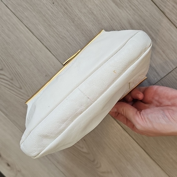 Vintage White Leather Kiss Lock Small Clutch Wallet - Picture 9 of 13